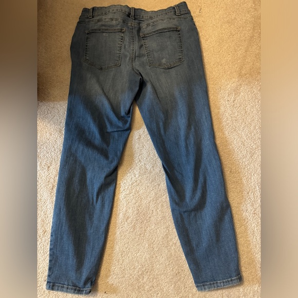 Maurices jeans size 14W - Picture 2 of 4